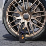 مشغل بطارية السيارة بمنفاخ إطارات مدمج وباور بانك بسعة 6000 ملي أمبير